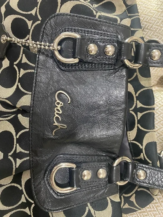Coach Black and Cream Signature Logo Shoulder Bag with Detachable Strap - Picture 2 of 12